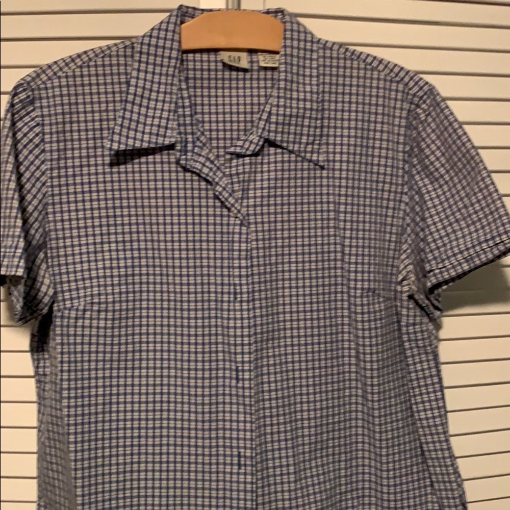 Gap short sleeve plaid button down